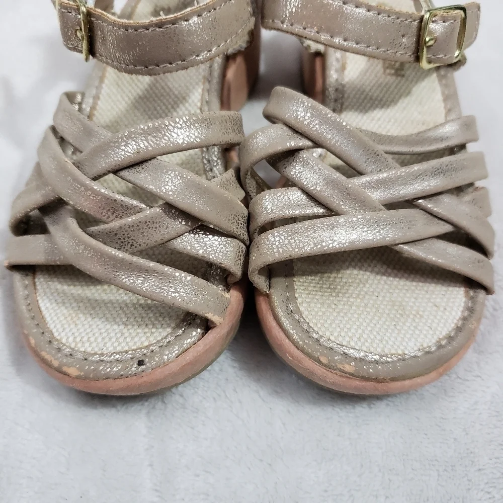 OshKosh Toddler Girls Metallic Gold Strappy Wedge Platform Ankle Sandals Size 7
